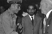 Mit General Mohammed Nagib, dem ersten Staatspräsidenten Ägyptens bei der Eröffnung des Salon du Printemps in Kairo (1954)